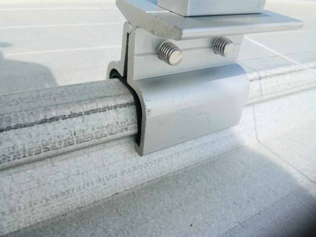 Pad kẹp mái tôn sóng cliplock